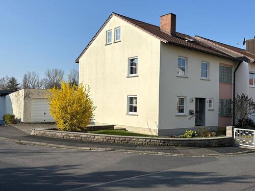 Foto - Einfamilienwohnhaus in Gerolzhofen zu verkaufen
