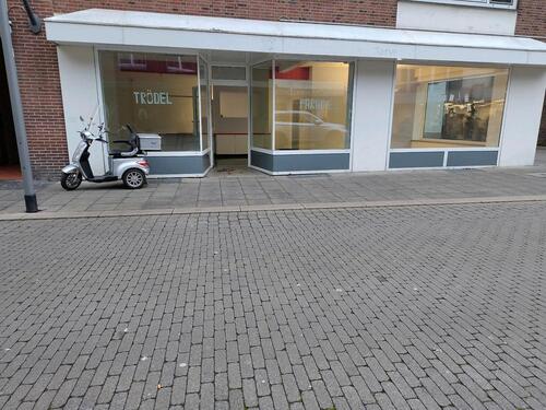 Foto - Ladenlokal zu vermieten - 1.000,00&nbsp;EUR Kaltmiete, ca.&nbsp; 90,00&nbsp;m&sup2;