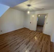 Gemütliche 2-Zimmer-Dachgeschosswohnung in der Tilsiter Straße (Mürwik) - Flensburg Fruerlund