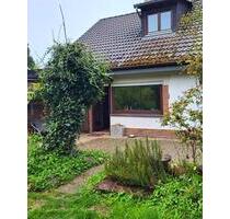 5-Zimmer-Haus mit großem Garten, Keller & Garage in Sinsheim