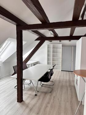Foto - 1 Zimmerwohnung Büro im Dachgeschoss mitten in der Innenstadt