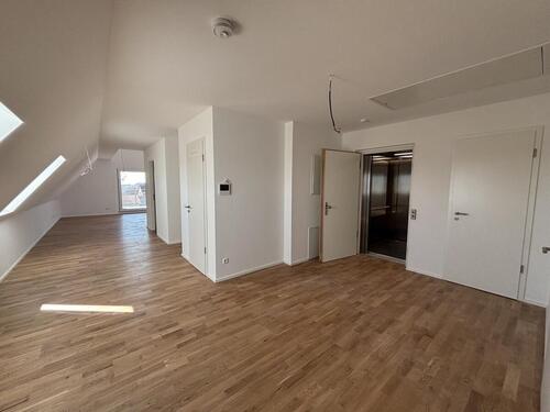 Foto - Helle 3-Zimmer-Dachgeschosswohnung im Neubau in Ulm-Lehr – inklusive moderner Einbauküche