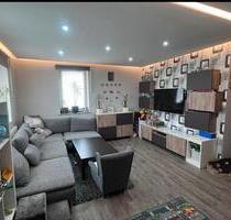 Renovierte Doppelhaushälfte - 180.000,00&nbsp;EUR Kaufpreis, ca.&nbsp; 102,00&nbsp;m&sup2; in Rödental (PLZ: 96472)