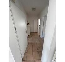 Helle 3-ZimmerWohnung in gepflegtem Zweifamilienhaus zu vermieten - Nidderau