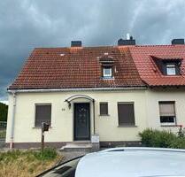 Privatverkauf-Entkernte Doppelhaushälfte 7Zimmern 960m2Grundstück - Farnstädt