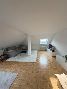 Foto - Helle 3-Zimmer-Dachgeschosswohnung in 65830 Kriftel