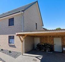3-Zimmer-Wohnung im Obergeschoss mit Balkon und Carport - Husum