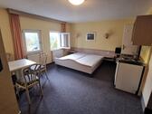 Foto - Möblierte 1 Zimmer Wohnung, Dusche, WC, komplett ausgestattet