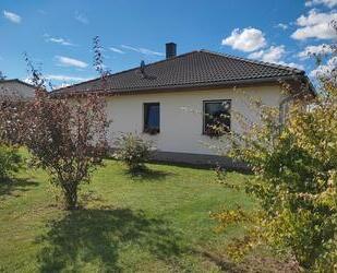 Bungalow in Süderholz mit Wärmepumpe, Kaminofen, Doppelcarport un