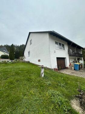 Foto - Zweifamilienhaus, 225 m², 745 m² Grundstück, Garage & Garten