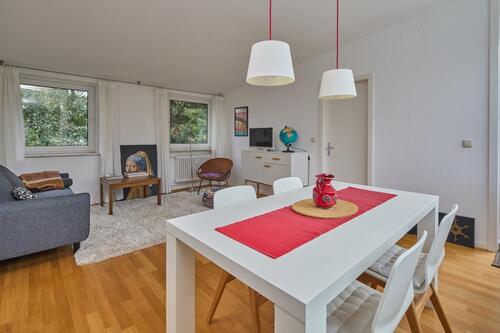 Foto - Möblierte gepflegte 2 Zi KDB Balkon 53m2 HH West RISSEN DG