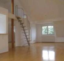 Helle 3,5-Zimmer Dachgeschosswohnung in Sterkrade-Mitte - Oberhausen Alsfeld Helle 3,5-Zimmer Dachgeschosswohnung in Sterkrade-Mitte - Oberhausen Alsfeld