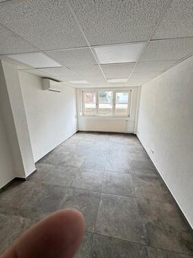 Foto - 2-Zi-Souterrainwohnung ca. 70qm Wohnfläche ideal für 1 bis 2 Pers