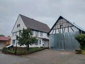 Foto - groses Einfamilienhaus mit Auto
