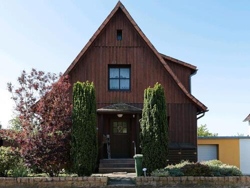 Foto - Freistehendes Einfamilienhaus mit Garage und großem Garten in OHA