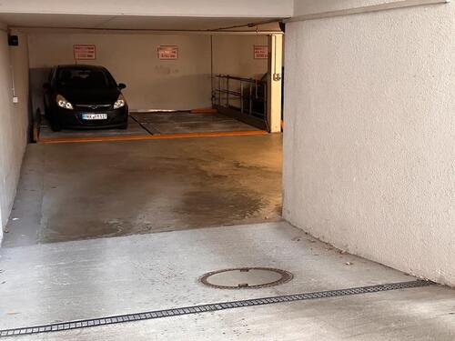 Foto - Stellplatz für PKW oder Motorrad