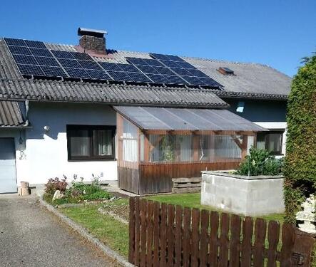 Foto - Haus mit Garten 