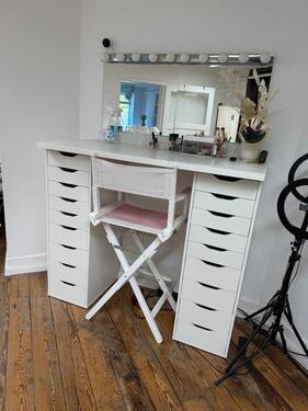 Foto - Make - Up Bereich Untermiete in Kosmetikstudio