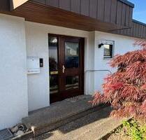 Bungalow mit Soutterrain und 2 -Zimmer Einliegerwohnung - Vaihingen an der Enz