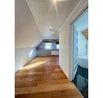 Ideale Doppelhaushälfte mit Garten, Garage & Nebengebäuden - Tribsees