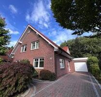 Gepflegtes Einfamilienhaus mit Terrasse, Kamin und Garage in Etzhorn - Oldenburg