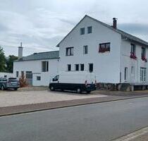 Mehrfamilienhaus mit Gewerbeflasche - Gedern