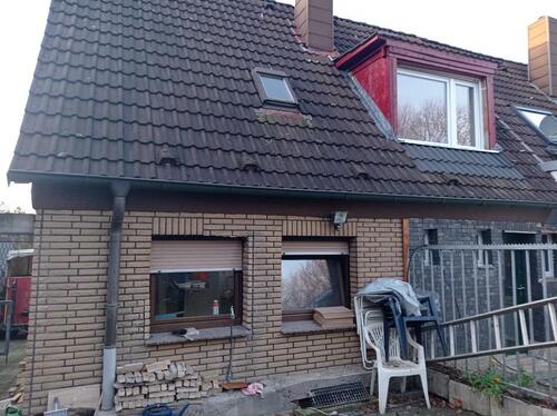 Foto - kleines Einfamiliendoppelhaus mit 3 Abstellplätzen und Terasse