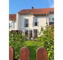 Großzügiges Wohnen auf 3 Etagen: 150 m² RMH mit Carport & Garten - Hessisch Oldendorf