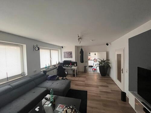 Foto - (NACHMIETER) Helle 2-Zimmer Wohnung im 1. OG mit Balkon