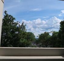 Frisch modernisierte 5 Zimmer Wohnung ! Ohne Provision! - Frankfurt am Main Bonames