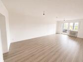 Foto - Renovierte 2- Zimmerwohnung - 70qm mit Balkon - Erstbezug