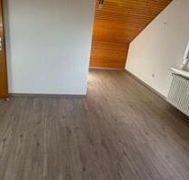 lichtdurchflutete 2 Zimmer Dachgeschosswohnung 64 qm - Burkardroth