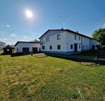 Doppelhaushälfte mit 2 Garage und Schuppe - Aholming