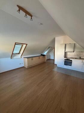 Foto - 1 Zimmer Dachgeschoßwohnung zur Miete in Kleinlangheim