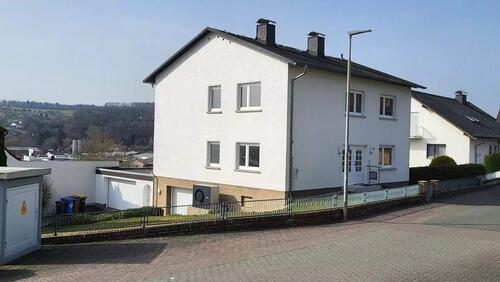 Foto - 6 Zimmer Mehrfamilienhaus, Wohnhaus zur Miete in Aßlar