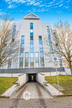 Foto - Kriftel: Helle Bürofläche mit vielen Räumen, Küche & Aufzug