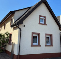 Einfamilienhaus mit großem Innenhof, Scheune + sonnigem Garten - Harthausen