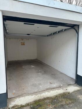 Foto - Dein Auto sicher und trocken abstellen?!Garage zu vermieten
