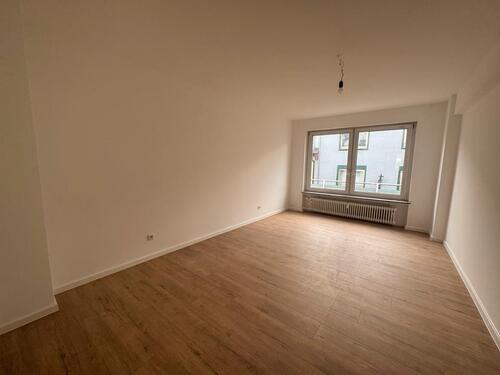 Foto - Kernsanierung, Erstbezug mit Einbauküche und Terrasse, WG´s und S