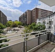 Renovierte 2 Zimmer Wohnung mit Balkon,EBK und Stellplatz - Leipzig West