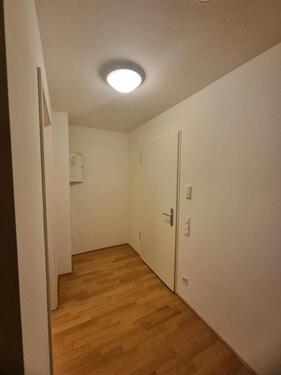 Foto - Moderne 2-Zimmer Wohnung mit Balkon und Aufzug im 4. OG in Stuttg