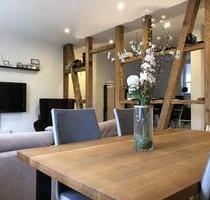 ++ Hochwertige 3-Zimmerwohnung in altstadtnahem Fachwerkhaus ++ - Bietigheim-Bissingen