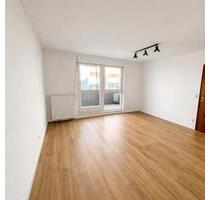 Helle und sehr schöne 2 Z.- Whg mit Balkon in Leonberg-Eltingen