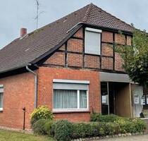 Großes Einfamilienhaus mit Garten & Nebengebäude - Hodenhagen