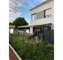 Moderne Doppelhaushälfte mit gehobener Ausstattung in Böblingen