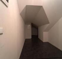 Renovierte 2-Zimmer-DG-Wohnung in VaihingenEnz zu vermieten - Vaihingen an der Enz