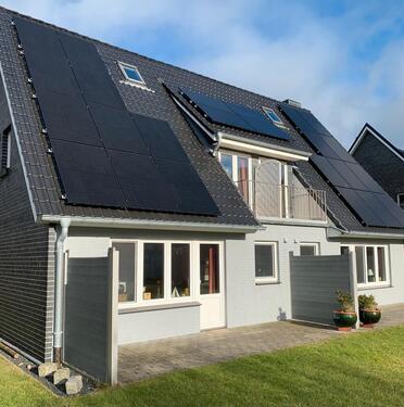 Foto - MFH mit 4 Ferienwohnungen Dauerwohnungen 2. Reihe zum Strand