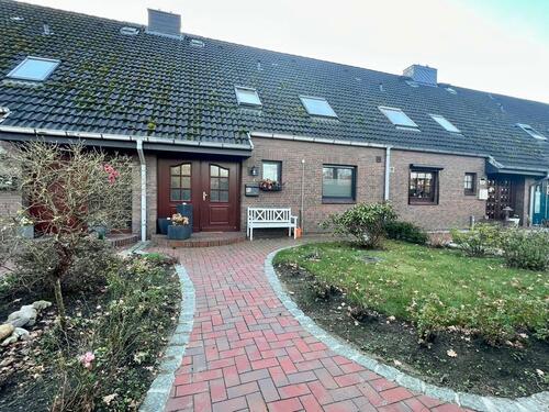 Foto - Mittelreihenhaus mit Terrasse, Stellplatz und naturnaher Lage