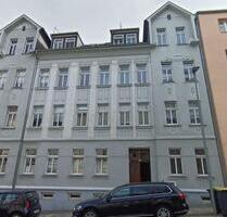 Günstige DG 2-Zimmer mit Wanne und Laminat in guter Lage! - Chemnitz Bernsdorf