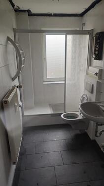 Foto - 2-Zimmer-ETW-Blumenthal – renovierungsbedürftig, Bad modernisiert
